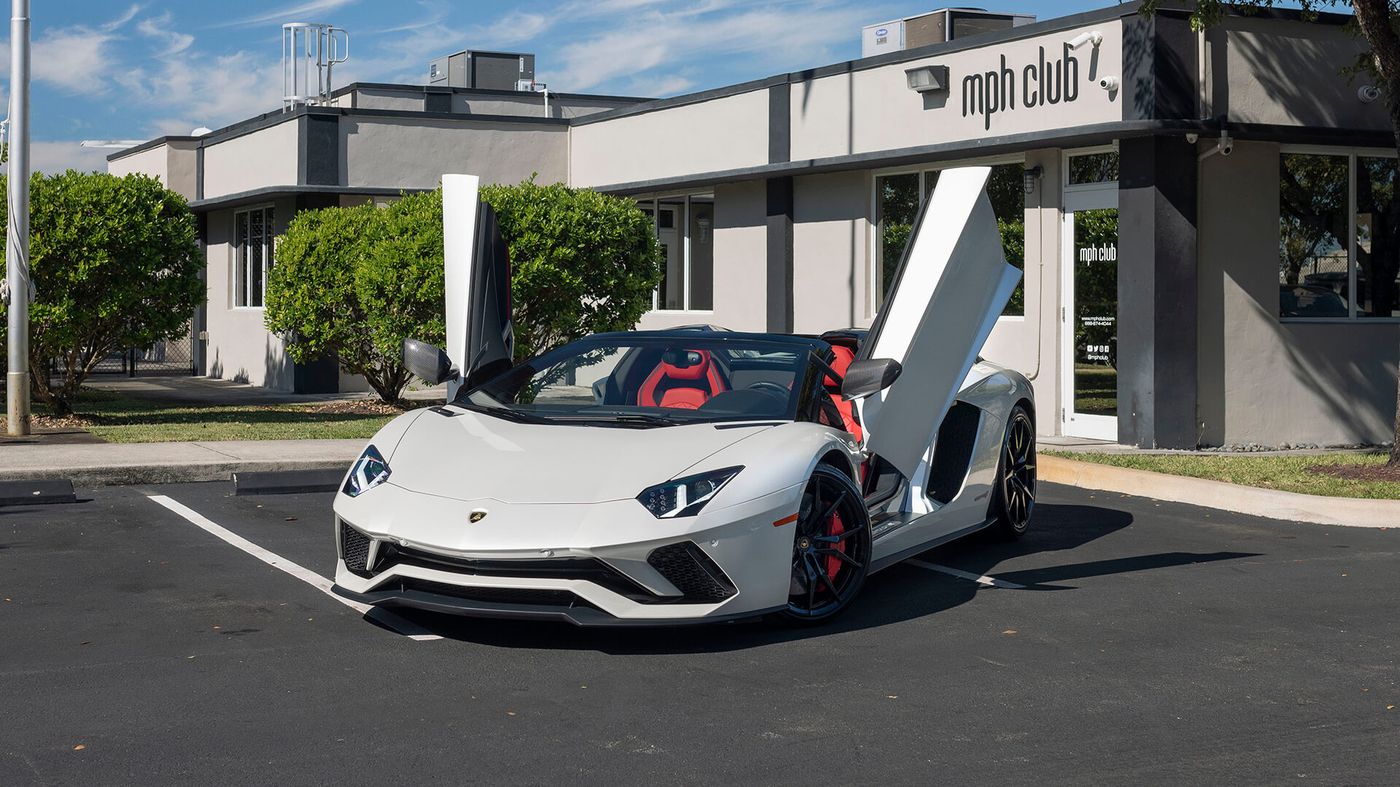 Lamborghini Aventador S Roadster White