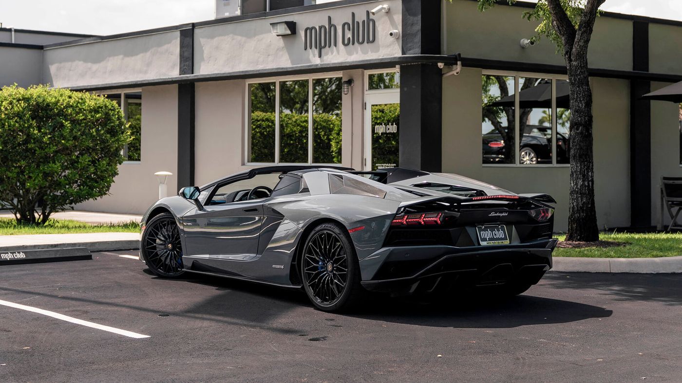 Lamborghini Aventador S Roadster Gray