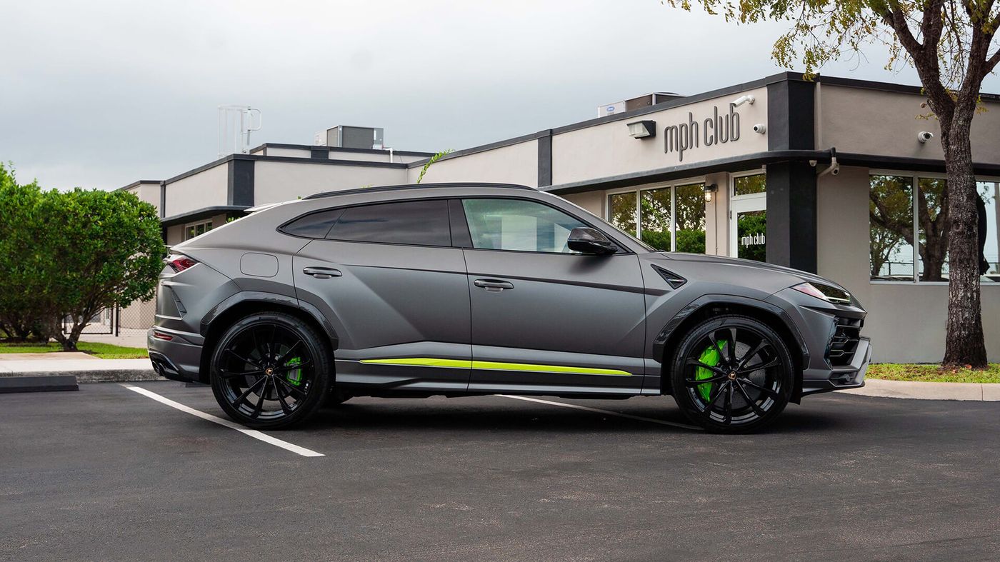Lamborghini Urus Graphite Capsule