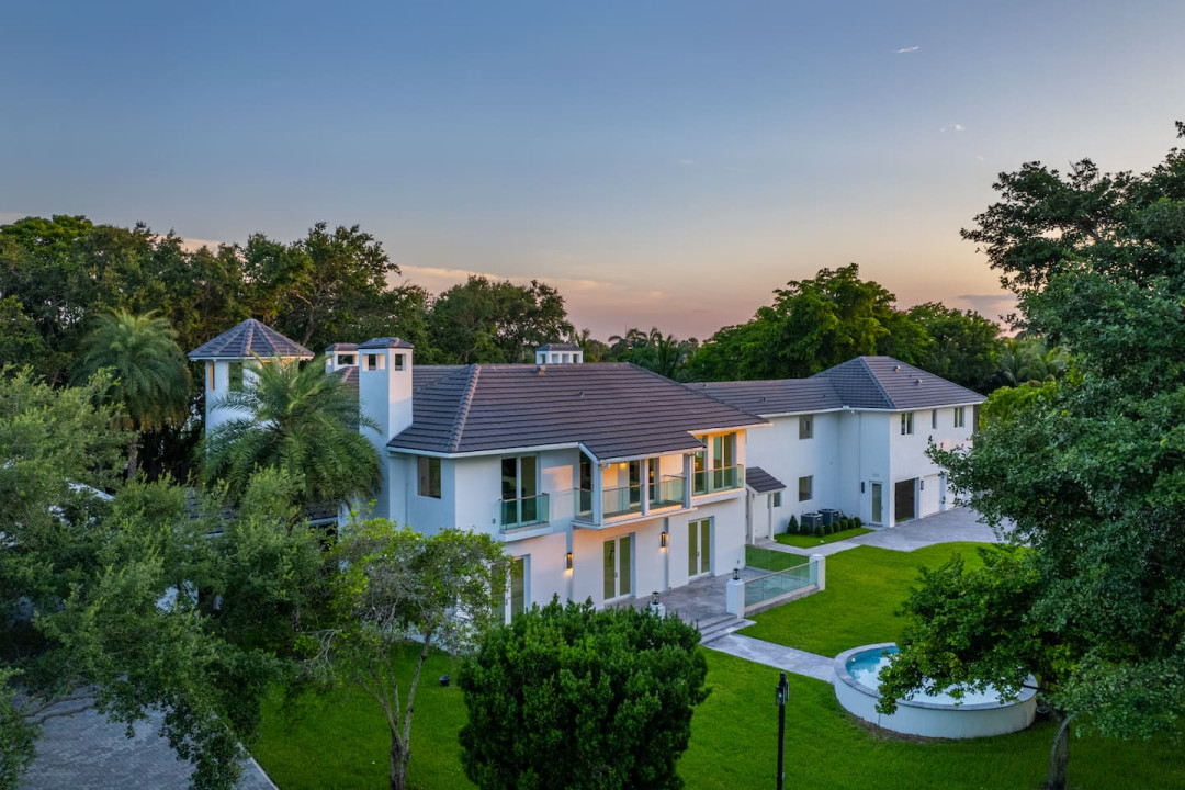 Luxury Miami Villa Rentals & Vacation Homes
