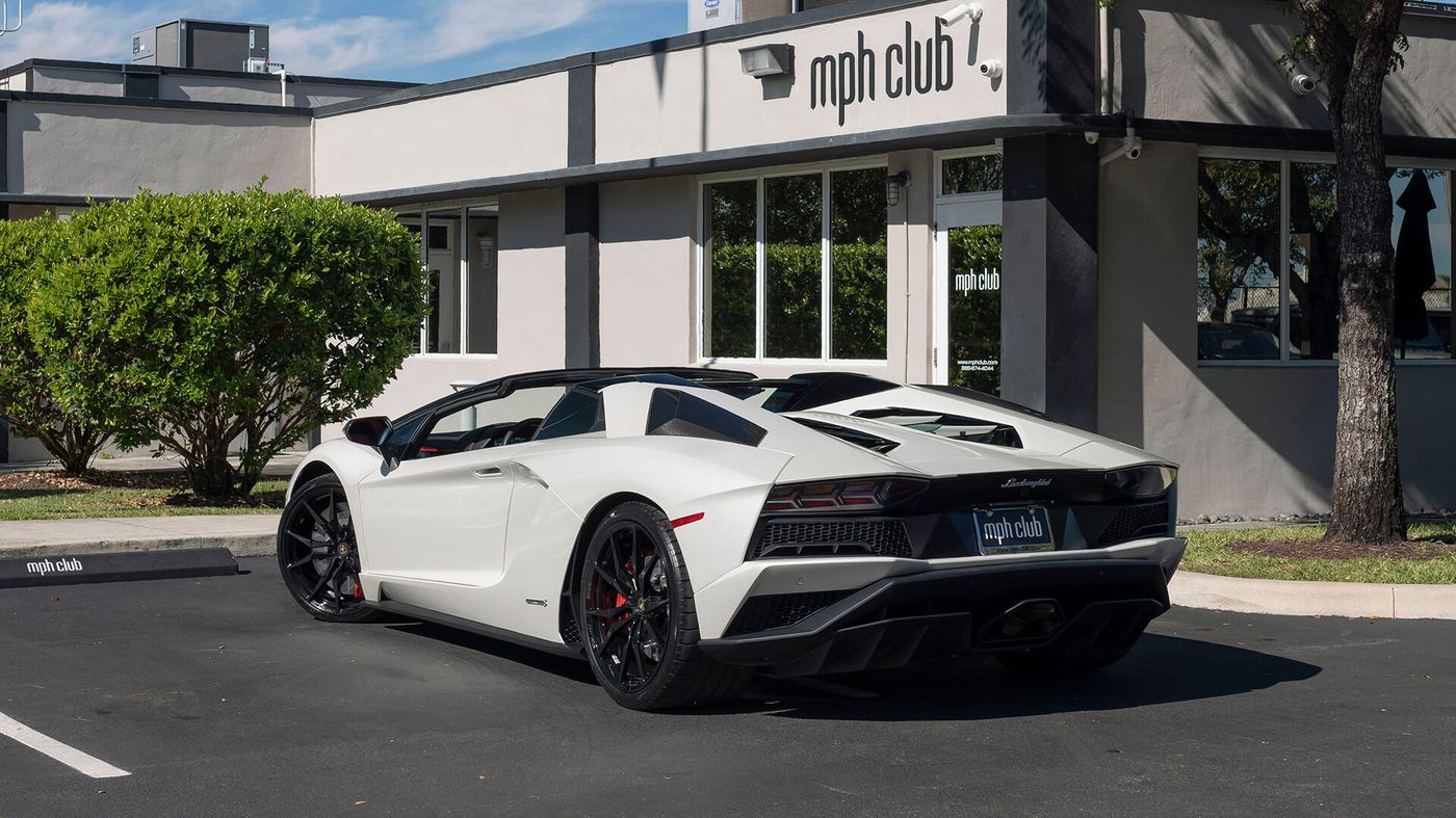 Lamborghini Aventador S Roadster White