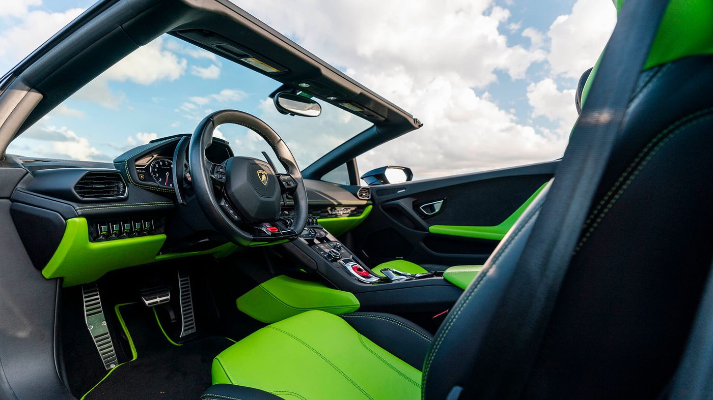 Lamborghini Huracan Spyder Gray