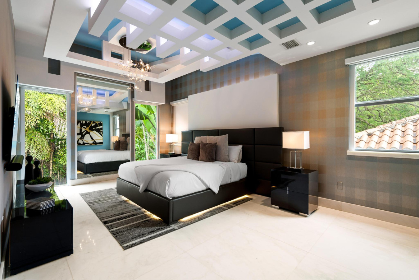 3917 s Le Jeune RD-76.jpg