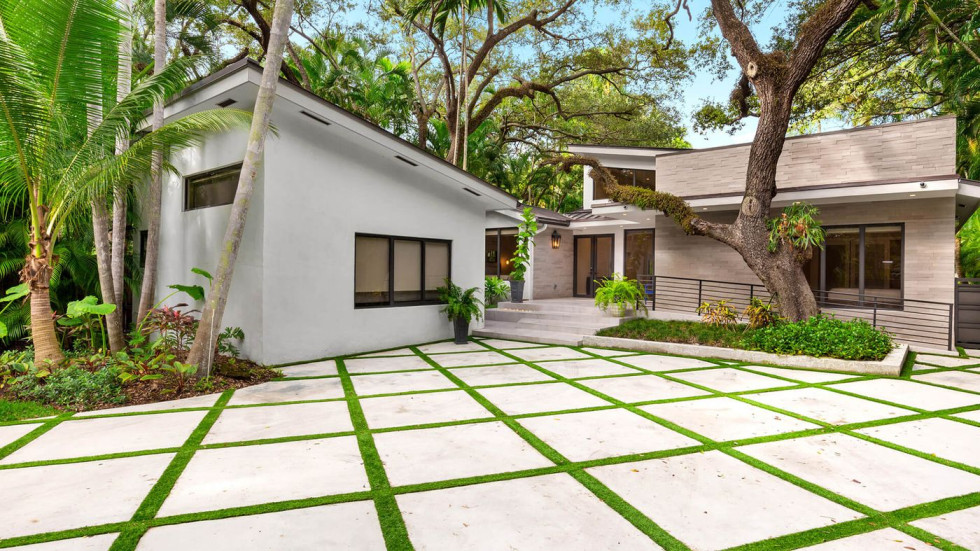 Luxury Miami Villa Rentals & Vacation Homes