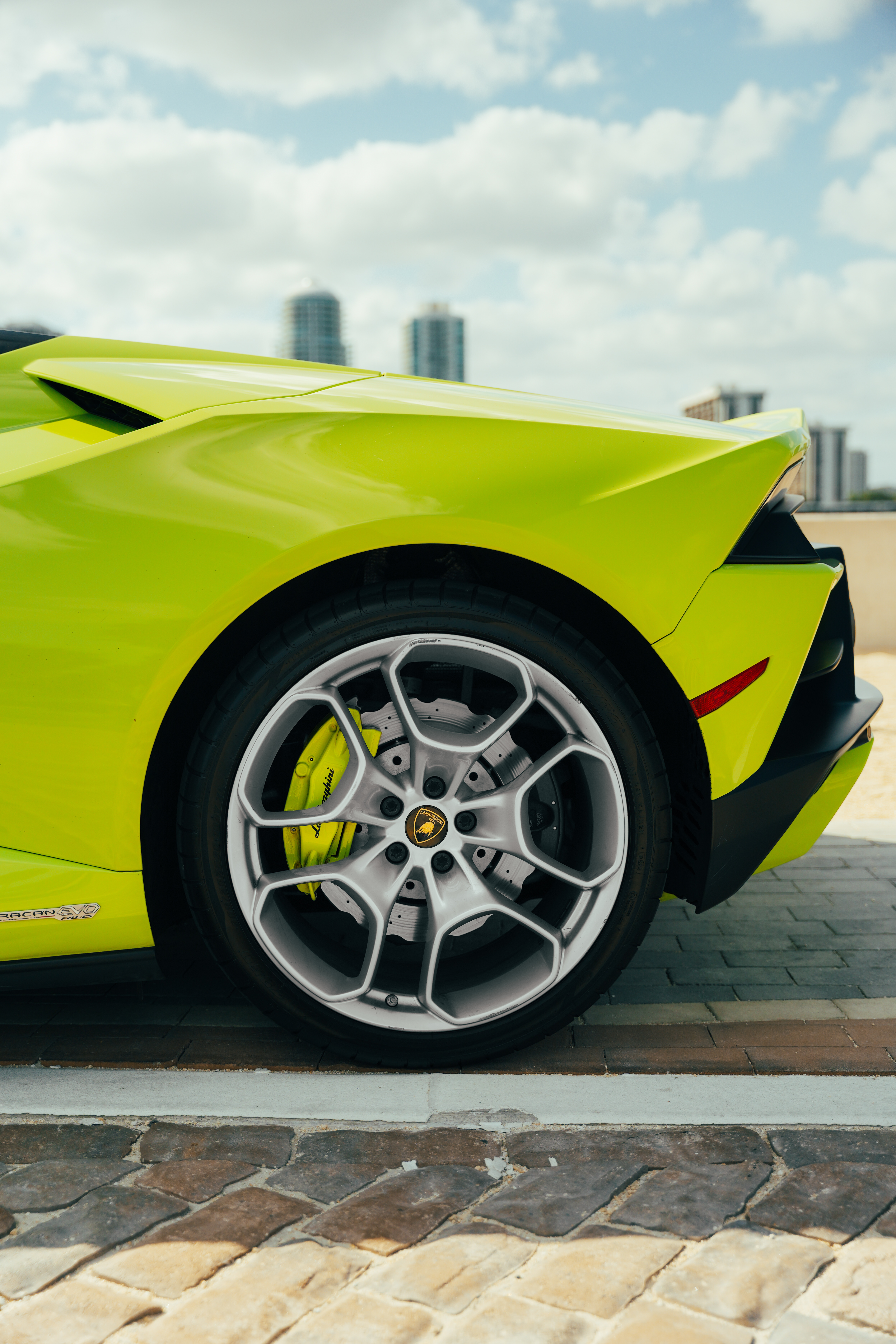 Lamborghini Evo Spyder Green
