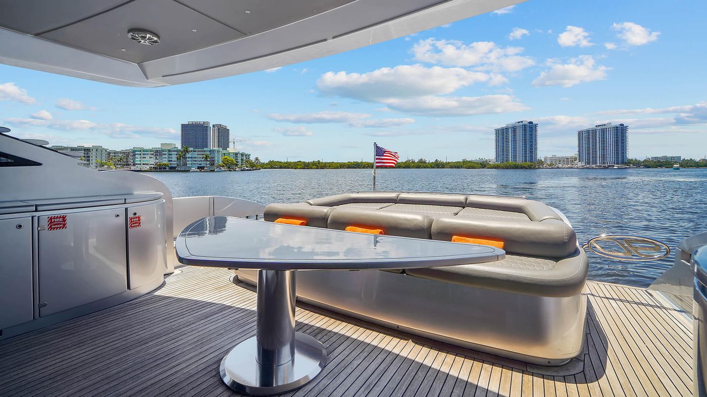 94ft Pershing