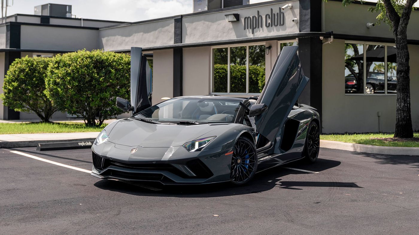 Lamborghini Aventador S Roadster Gray