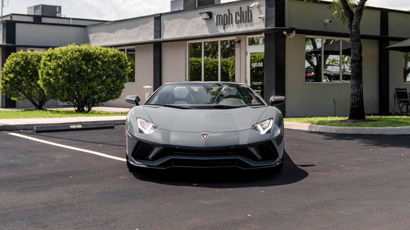 Lamborghini Aventador S Roadster Gray