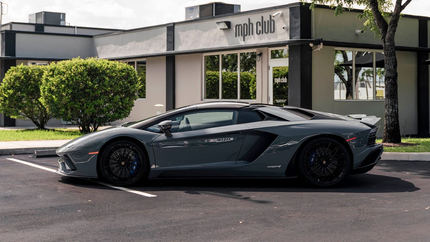 Lamborghini Aventador S Roadster Gray